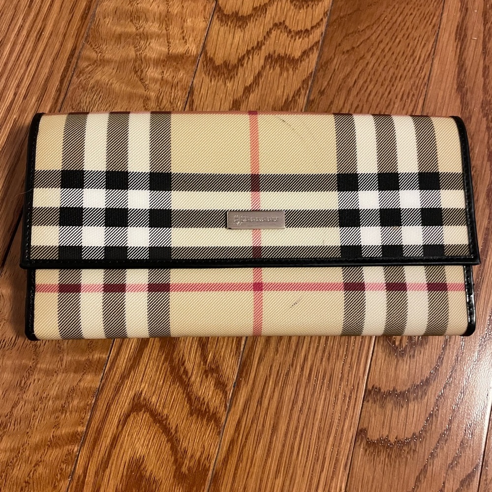 Burberry wallet! Vintage Plaid